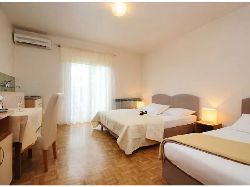 Rooms & Restaurant Matanovi Dvori Sukosan