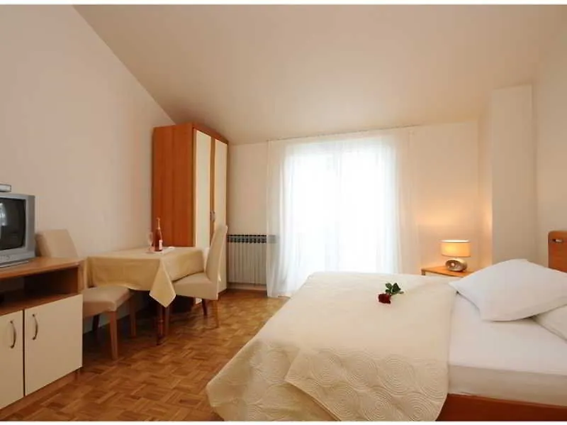 Rooms & Restaurant Matanovi Dvori Sukosan Guest house